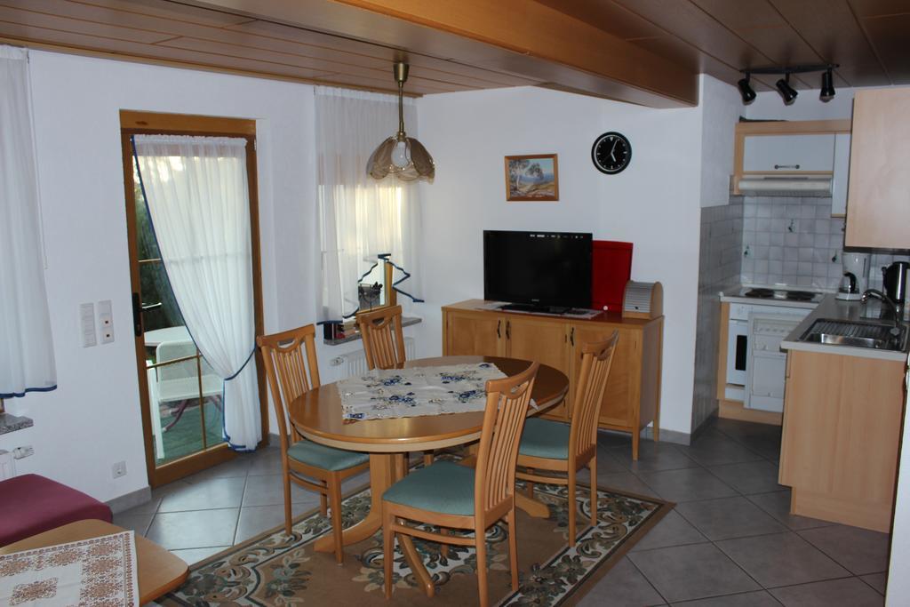 Bodenseegaestehaus Uhldingen-Muehlhofen Room photo